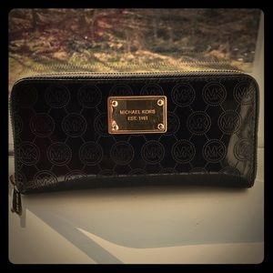 Michael Kors Continental wallet AUTHENTIC